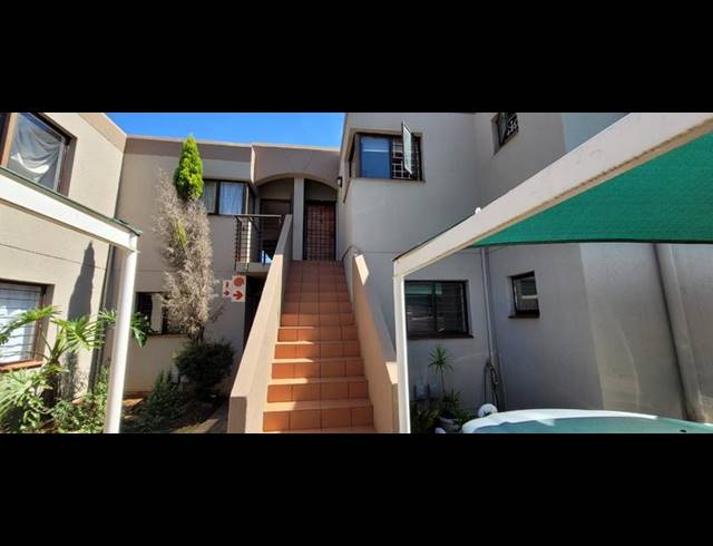 2 BEDROOM APARTMENT FOR SALE IN GLENVISTA